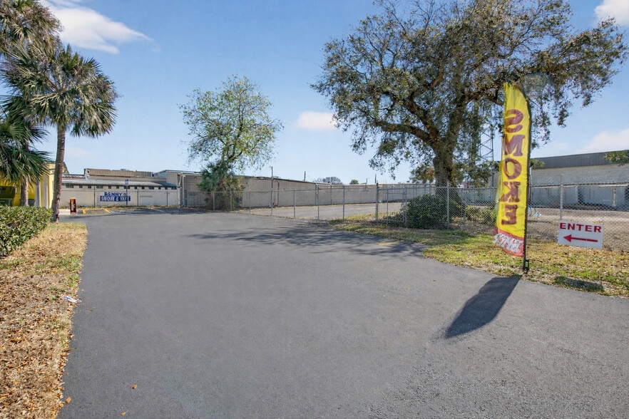 More Photos Of 517-519 W International Speedway Blvd, Daytona Beach Freestanding For Sale