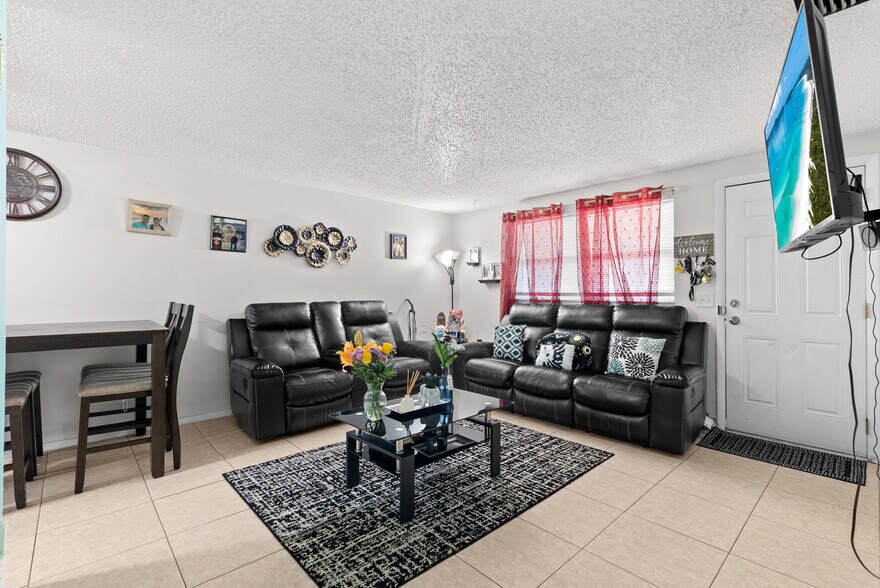 More Photos Of 8040 47th Ave N, Saint Petersburg Apartments For Sale