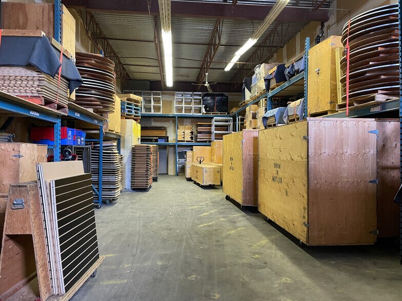 More Photos Of 8528 123rd St, Surrey Warehouse For Lease