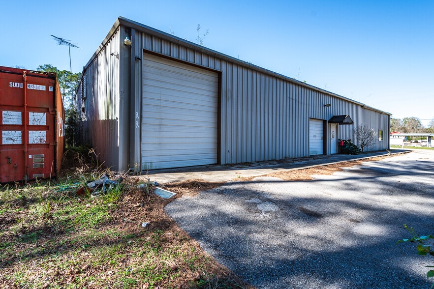 More Photos Of 24090 FM 1485 Rd, New Caney Service For Sale
