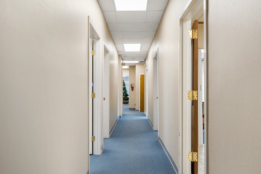 More Photos Of 713 Anderson St, Belton Office For Sale