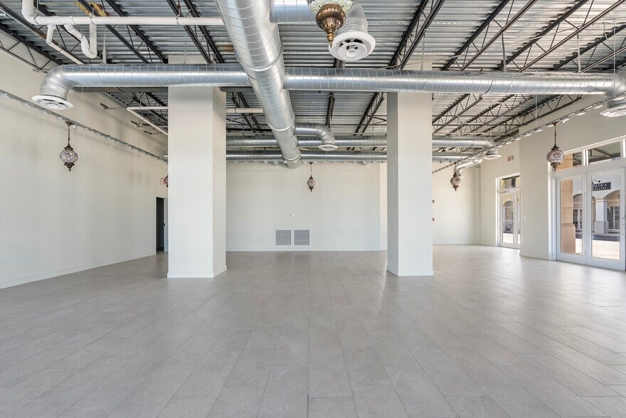 More Photos Of 3976 Destination Dr, Osprey Storefront For Lease