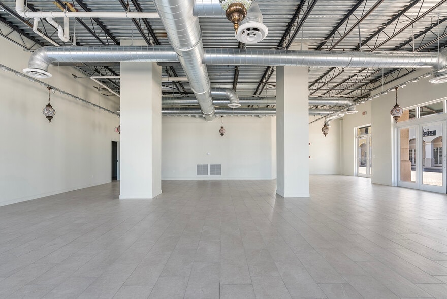 More Photos Of 3976 Destination Dr, Osprey Storefront For Sale