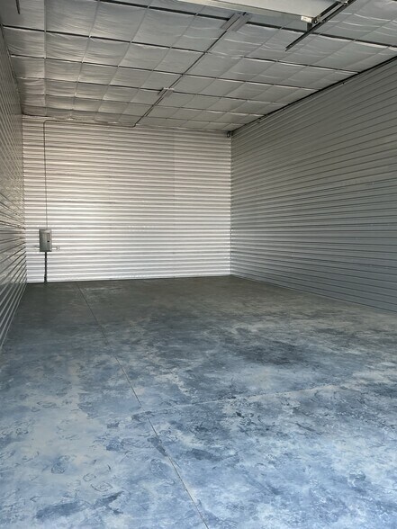 More Photos Of 19380 Webster st, Spring Hill Self Storage For Lease