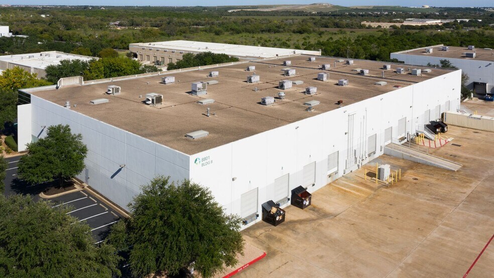 More Photos Of 8606-9101 Wall St, Austin Unknown For Lease