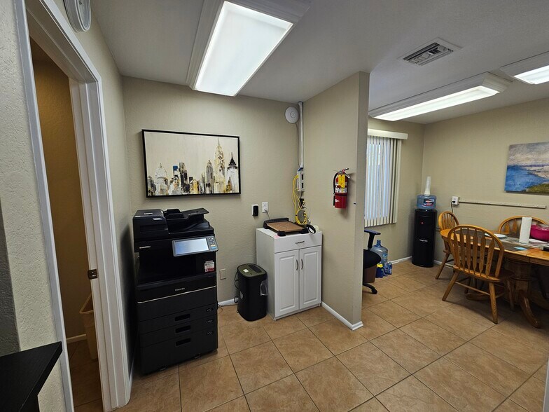 More Photos Of 521 E Ocean Ave, Lompoc Office Residential For Sale