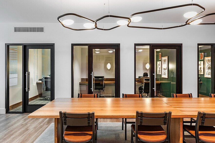 More Photos Of 555 W Kinzie St, Chicago Apartments For Lease