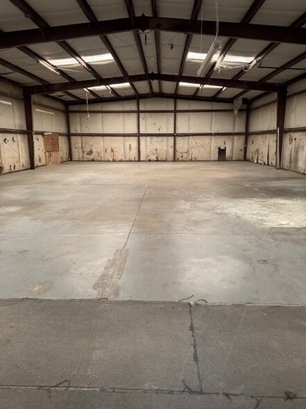 More Photos Of 4073 Nine McFarland Dr, Alpharetta Warehouse For Lease