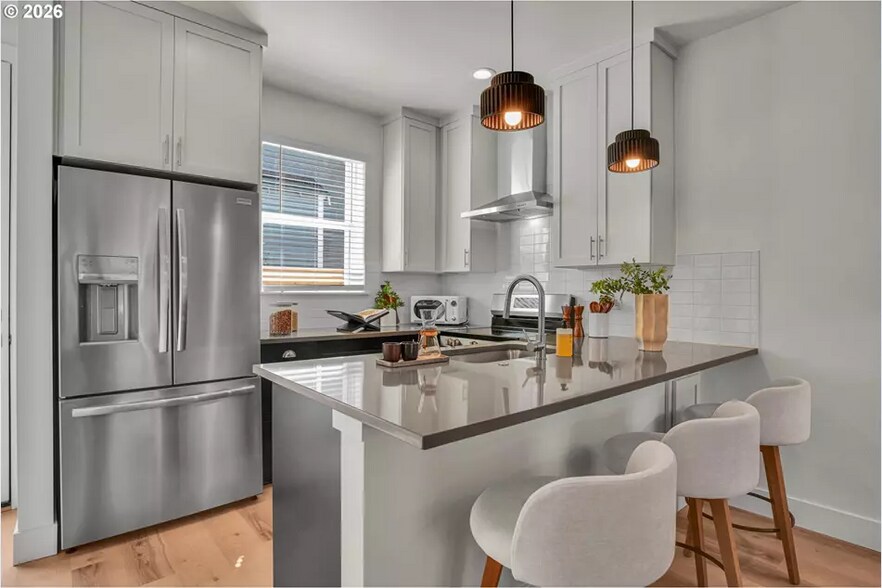 More Photos Of 8426 E Burnside St, Portland Apartments For Sale