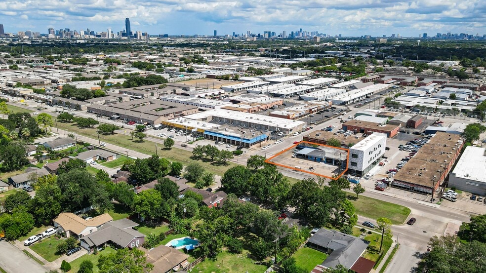 Primary Photo Of 7411 Hillcroft Ave, Houston Land For Sale