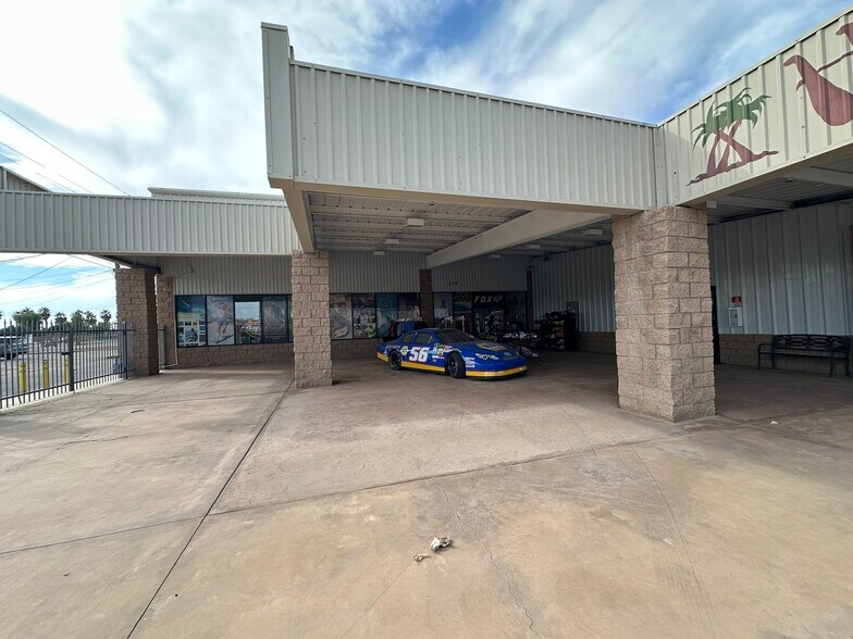 More Photos Of 135 N Commercial St, Blythe Warehouse For Sale