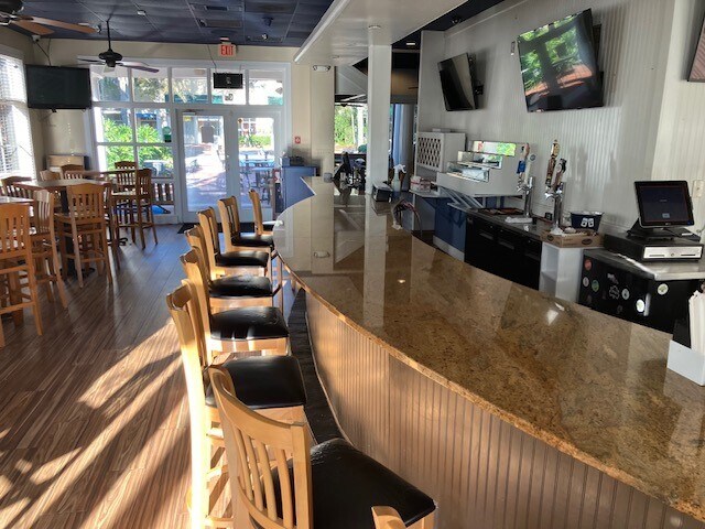 More Photos Of 3 Skidaway Village Walk, Savannah Restaurant For Lease