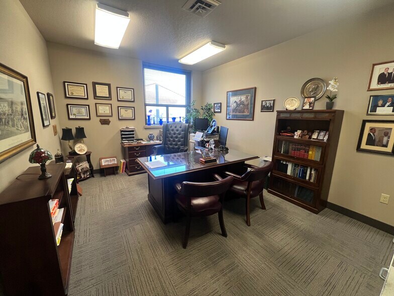 More Photos Of 23 3rd St NW, Mason City Office For Sale