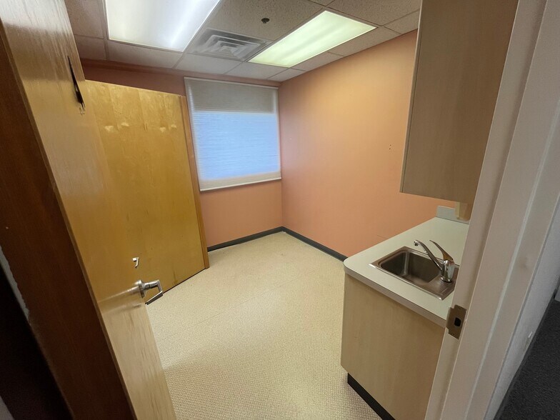 More Photos Of 42 Locust Ave, Wallington Medical For Lease