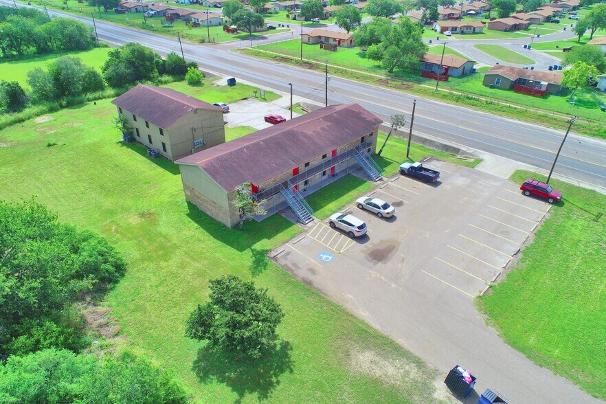 More Photos Of 303-511 E Reagan Rd, Beeville Multifamily For Sale