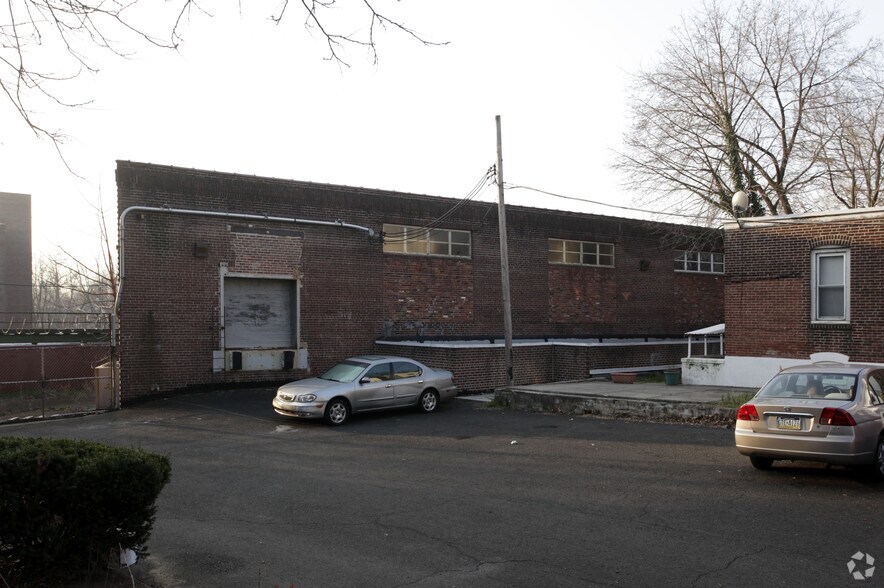 More Photos Of 4629 Adams Ave, Philadelphia Manufacturing For Lease