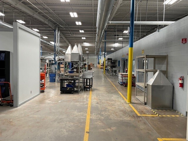 More Photos Of 919 W Mayfield Rd, Arlington Warehouse For Lease