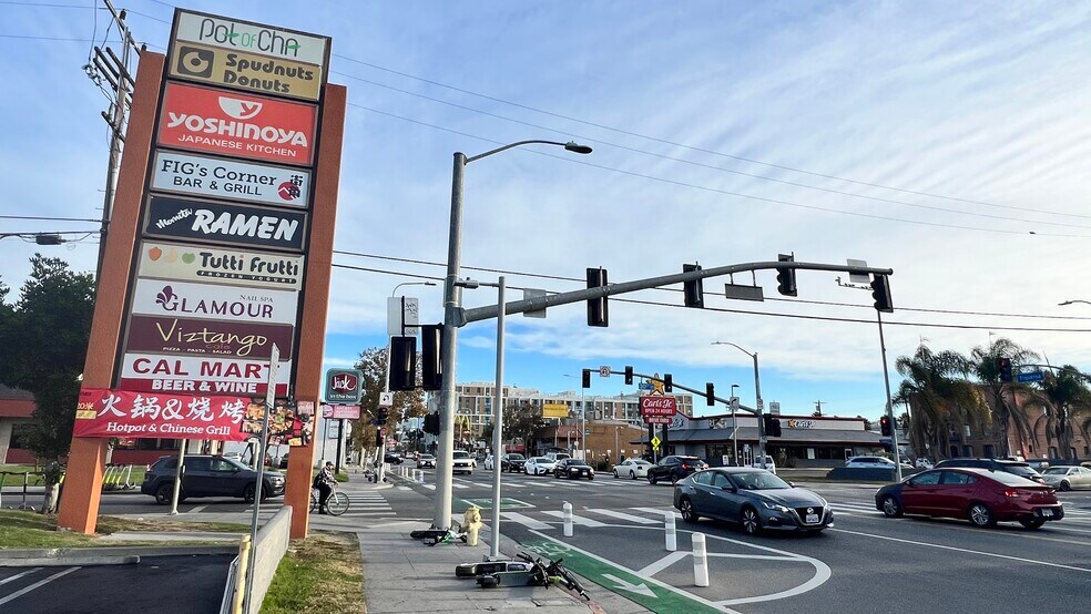 More Photos Of 3001-3021 S Figueroa St, Los Angeles Restaurant For Lease