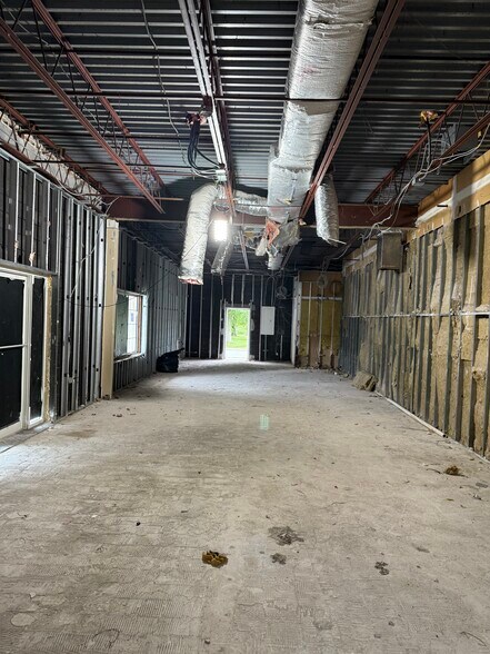 More Photos Of 111 Bedford Rd, Armonk Storefront Retail Office For Lease