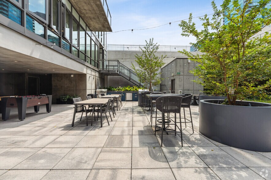 More Photos Of 801 S Hope St, Los Angeles Apartments For Lease