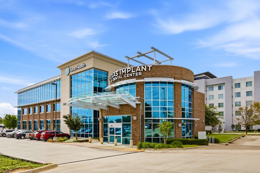 More Photos Of 3455 Locke Ave, Fort Worth Medical For Lease