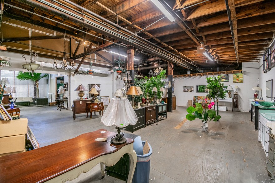 More Photos Of 4214 W Virginia Ave, Tampa Warehouse For Lease