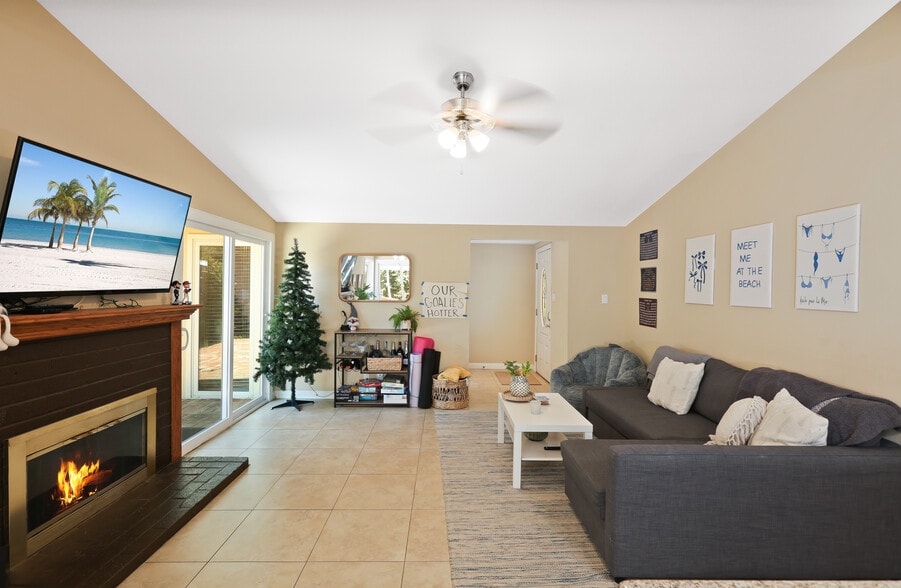 More Photos Of 1139 W Sycamore Ave, Orange Multifamily For Sale