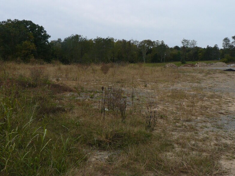 More Photos Of Davis Drive, New Tazewell Land For Sale