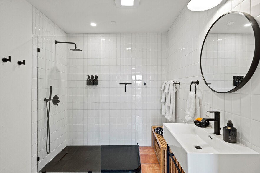More Photos Of 4 N Chamisa Dr, Santa Fe Specialty For Sale