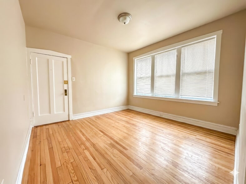 More Photos Of 5936 W Roosevelt Rd, Chicago Apartments For Sale