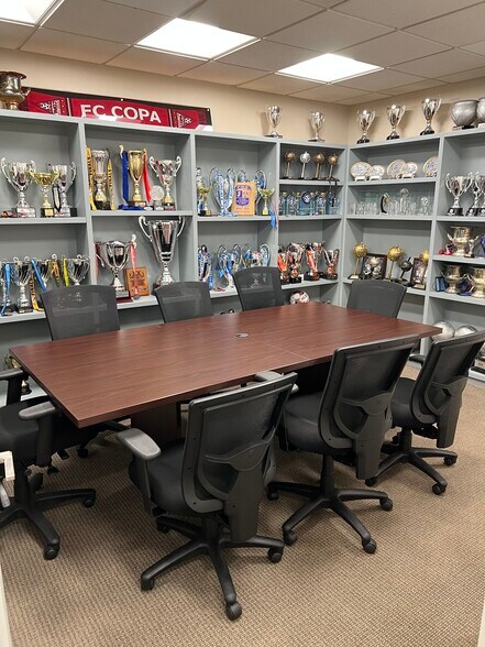 More Photos Of 17-36 Bridge St, Metuchen Office For Lease