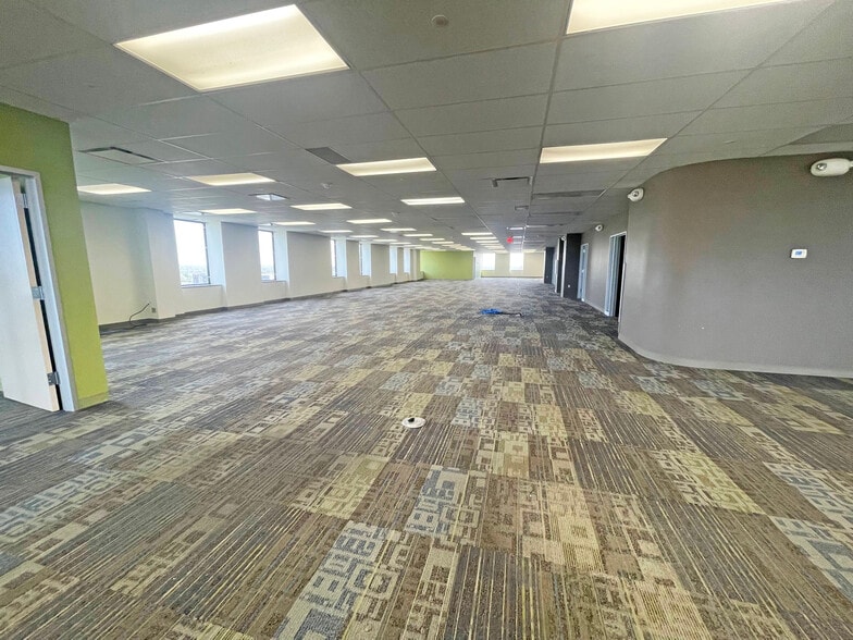 More Photos Of 21700 Northwestern Hwy, Southfield Loft Creative Space For Lease