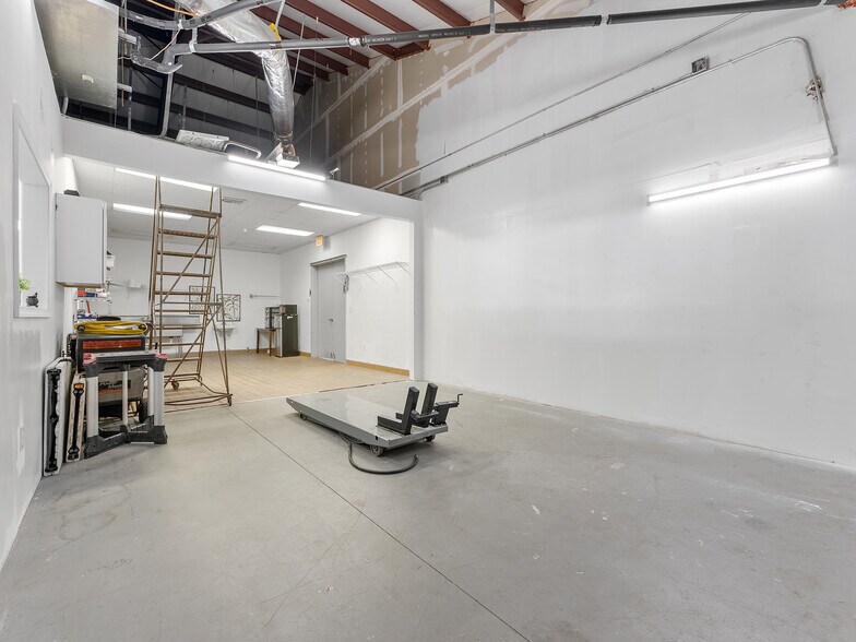 More Photos Of 2106 S US Highway 1, Vero Beach Freestanding For Sale