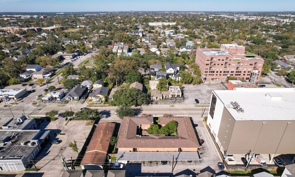 More Photos Of 714-724 E 11th St, Houston Apartments For Sale