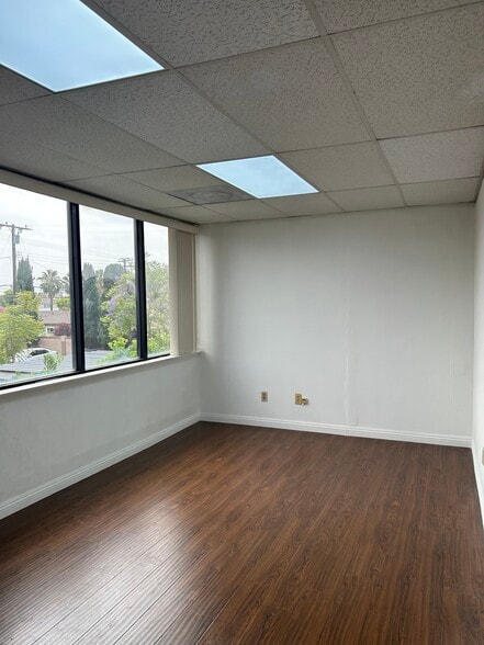 More Photos Of 12140 Artesia Blvd, Artesia Office For Lease