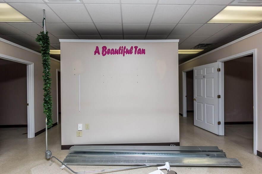 More Photos Of 133 E Main St, Youngsville General Retail For Lease