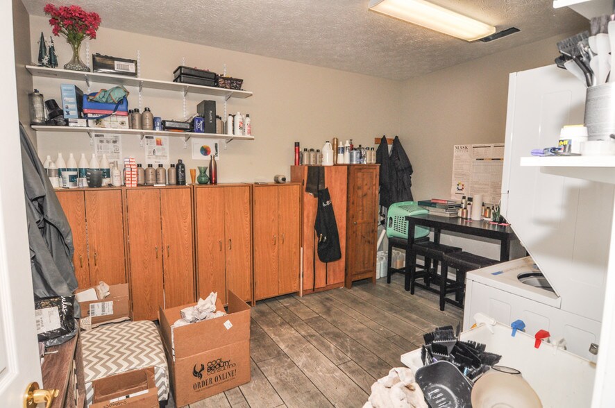 More Photos Of 709 S 18th St, Lafayette Freestanding For Sale