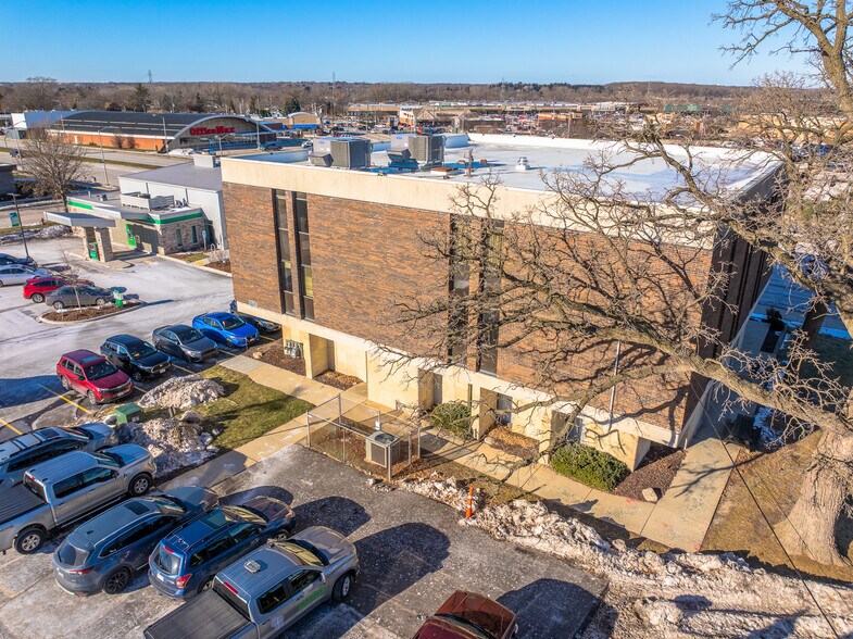 More Photos Of 10533 W National Ave, West Allis Office For Sale