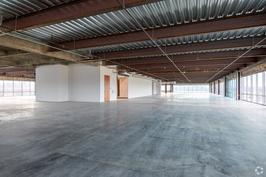 More Photos Of 435 N Whittington Pkwy, Louisville Office For Lease