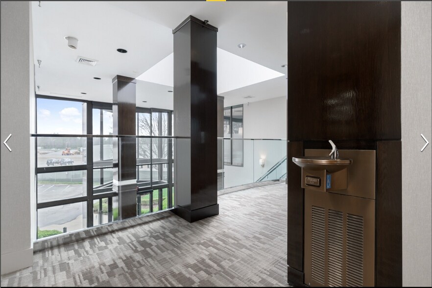 More Photos Of 4910 Brownsboro Rd, Louisville Office For Lease