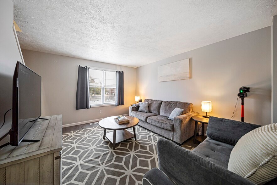 More Photos Of 6037 Lake Rd W, Ashtabula Apartments For Sale