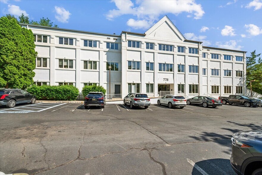 More Photos Of 775 Mountain Blvd, Watchung Office For Lease