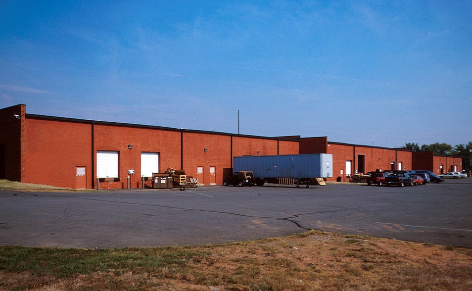 More Photos Of 12185-12209 Brady Ln, Manassas Industrial For Lease