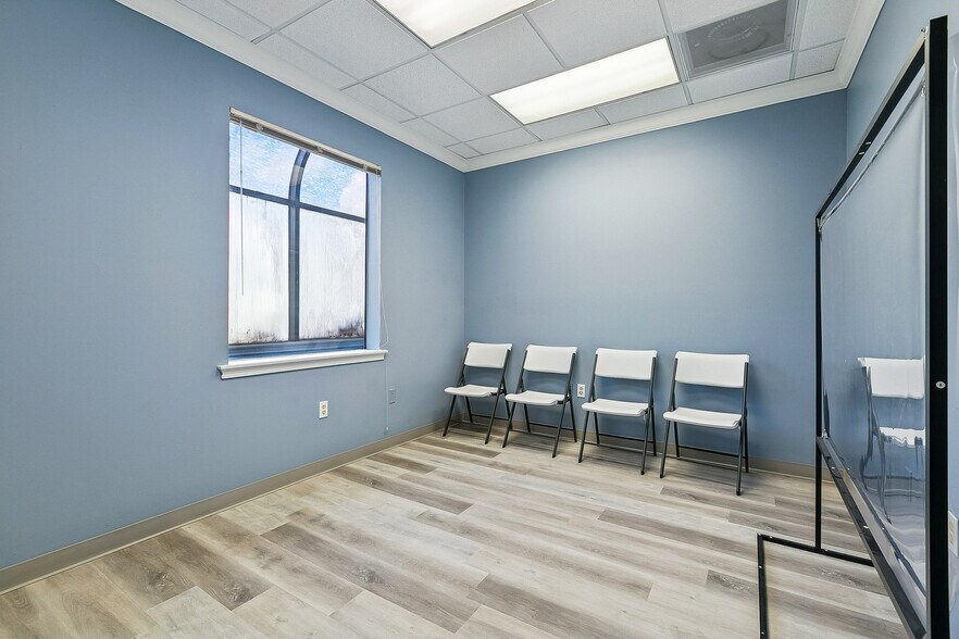 More Photos Of 2309 N Hullen St, Metairie Serviced Offices For Sale