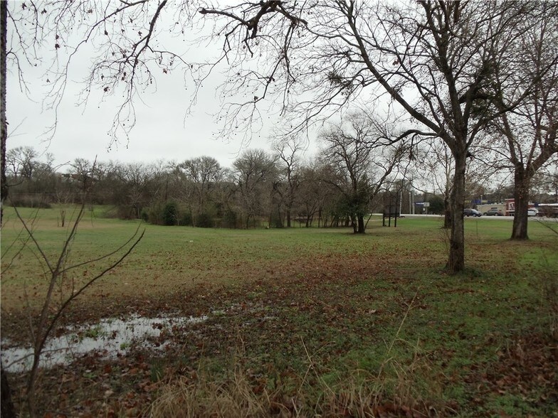 More Photos Of 1712 Chestnut St, Bastrop Land For Sale