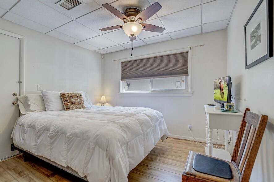 More Photos Of 216 W Main St, Payson General Retail For Sale