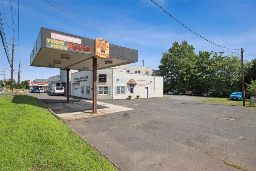 More Photos Of 403 US Highway 202, Raritan Auto Repair For Lease