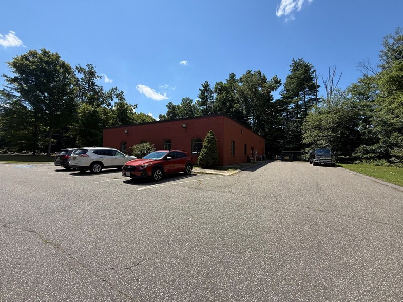 More Photos Of 53 Technology Park Rd, Sturbridge Office For Lease