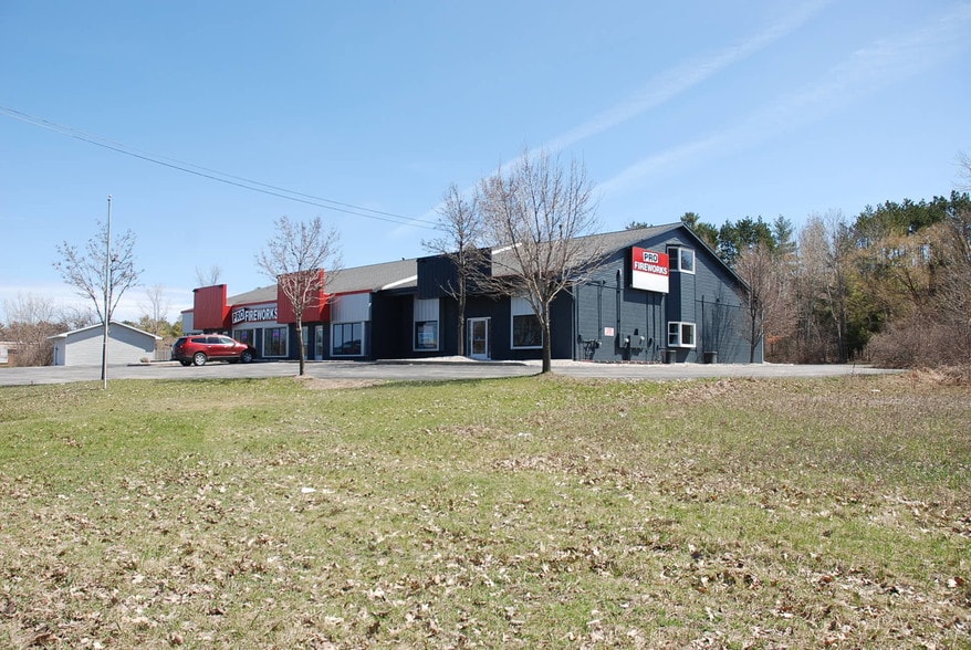 More Photos Of 5700 N US-31 Hwy, Acme Freestanding For Lease