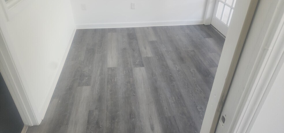 More Photos Of 861 Holcomb Bridge Rd, Roswell Office For Lease